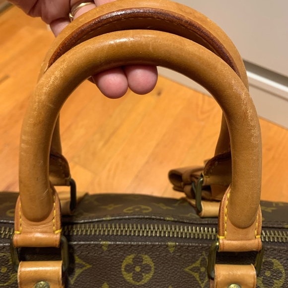 Louis Vuitton Keepall 45 Bag - Picture 6 of 16